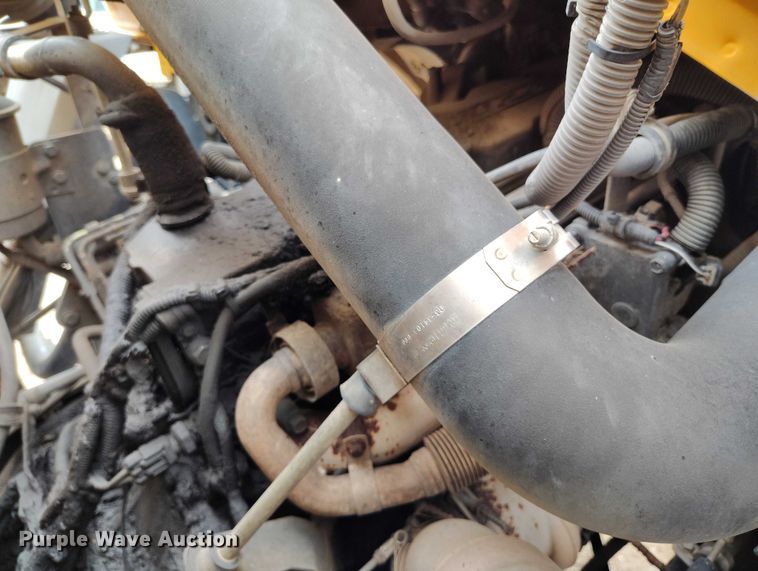 image for item IP9721 2006 Sterling SC8000 street sweeper truck