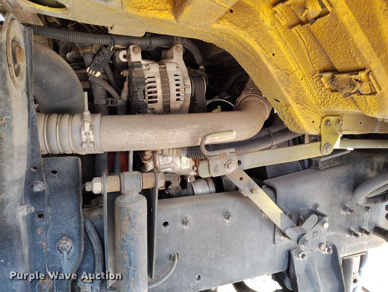 image for item IP9721 2006 Sterling SC8000 street sweeper truck