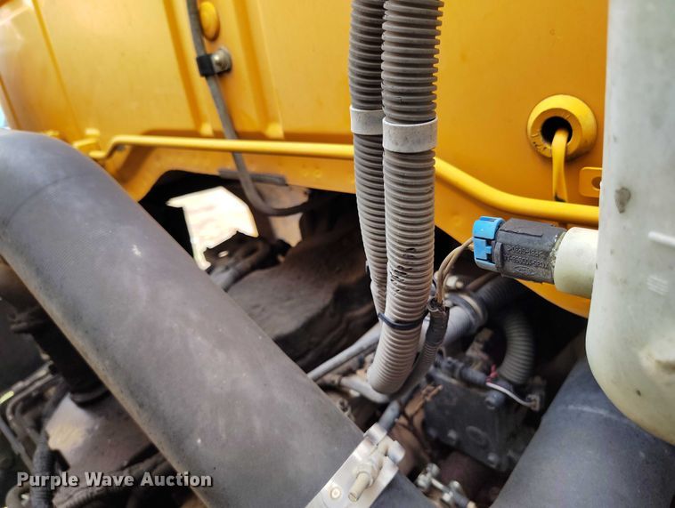 image for item IP9721 2006 Sterling SC8000 street sweeper truck