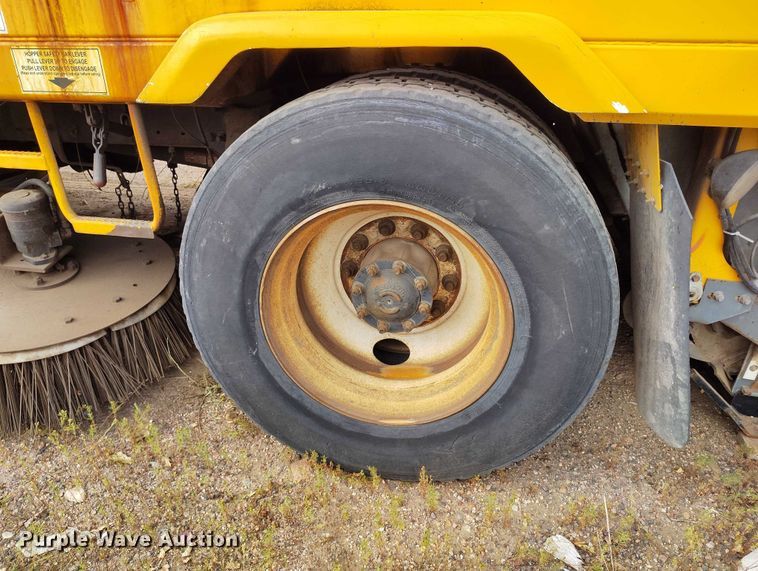 image for item IP9721 2006 Sterling SC8000 street sweeper truck