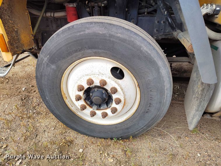 image for item IP9721 2006 Sterling SC8000 street sweeper truck