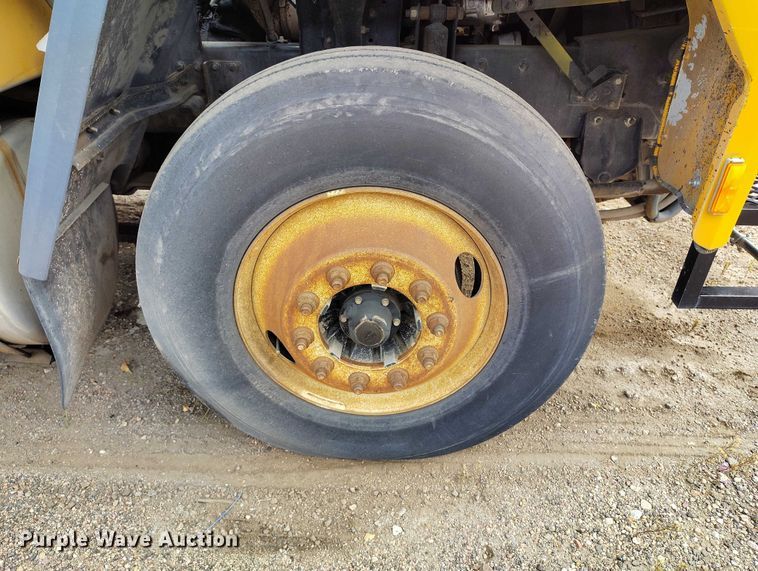 image for item IP9721 2006 Sterling SC8000 street sweeper truck