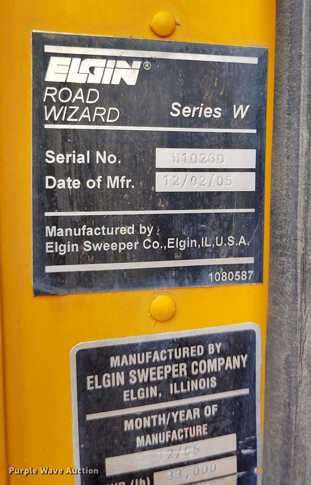 image for item IP9721 2006 Sterling SC8000 street sweeper truck