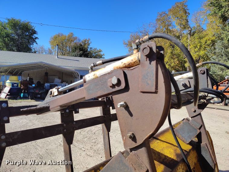 image for item IP9735 1983 John Deere 510B Turbo backhoe