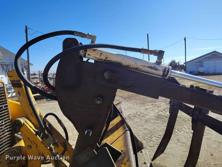 image for item IP9735 1983 John Deere 510B Turbo backhoe