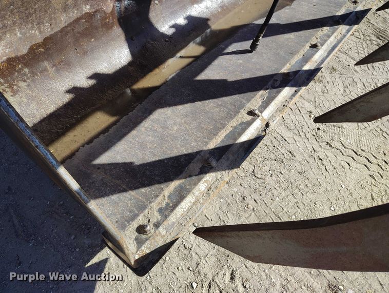 image for item IP9735 1983 John Deere 510B Turbo backhoe