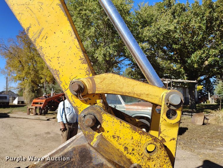 image for item IP9735 1983 John Deere 510B Turbo backhoe