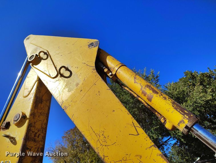 image for item IP9735 1983 John Deere 510B Turbo backhoe