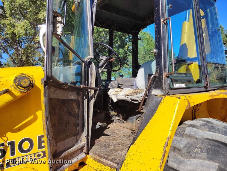 image for item IP9735 1983 John Deere 510B Turbo backhoe