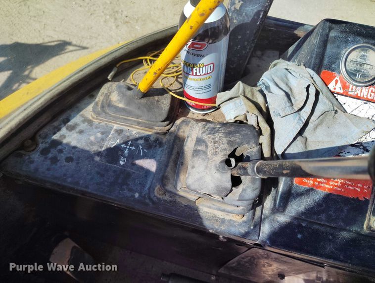 image for item IP9735 1983 John Deere 510B Turbo backhoe