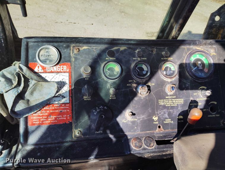 image for item IP9735 1983 John Deere 510B Turbo backhoe