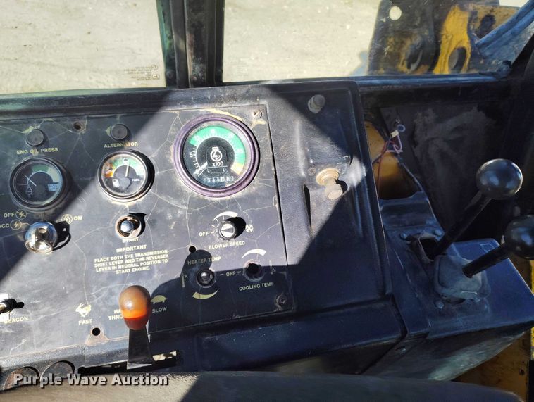 image for item IP9735 1983 John Deere 510B Turbo backhoe