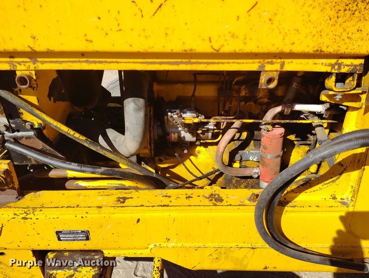 image for item IP9735 1983 John Deere 510B Turbo backhoe