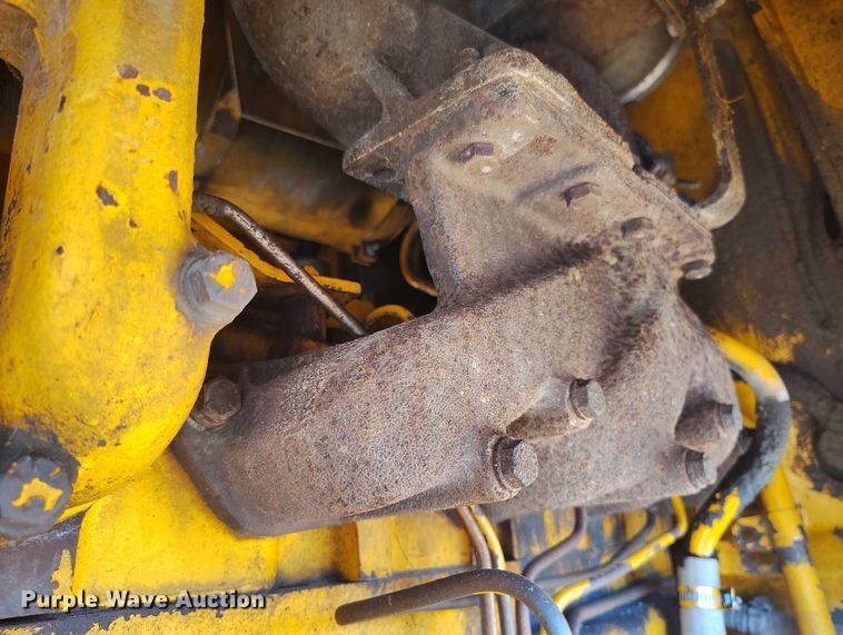 image for item IP9735 1983 John Deere 510B Turbo backhoe