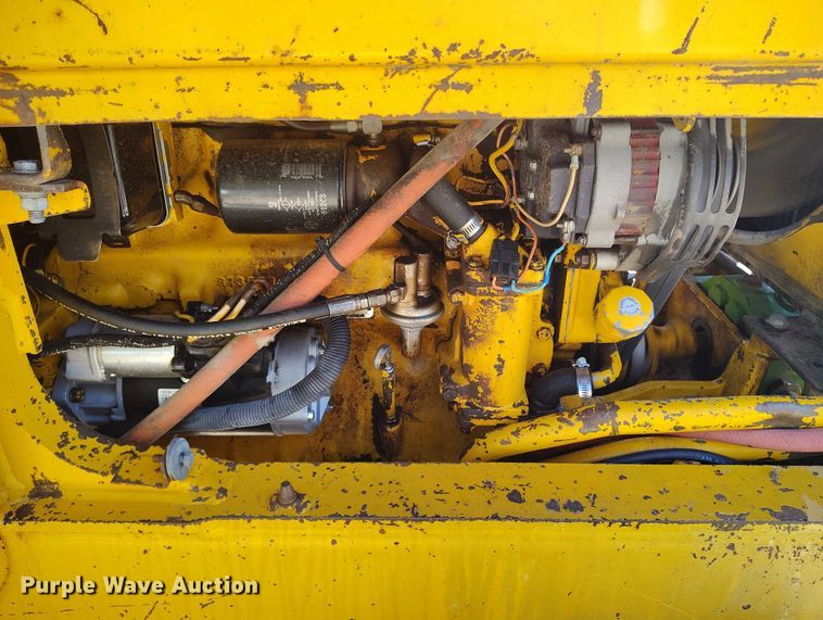 image for item IP9735 1983 John Deere 510B Turbo backhoe