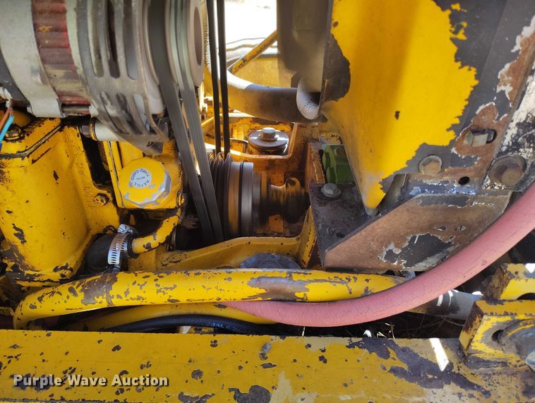 image for item IP9735 1983 John Deere 510B Turbo backhoe