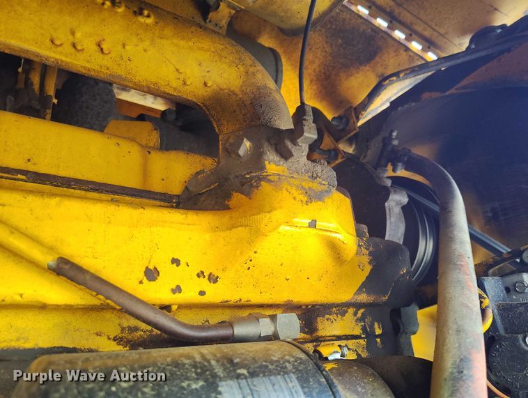 image for item IP9735 1983 John Deere 510B Turbo backhoe