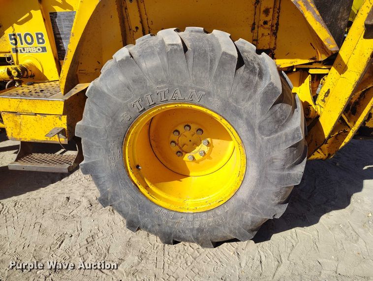 image for item IP9735 1983 John Deere 510B Turbo backhoe