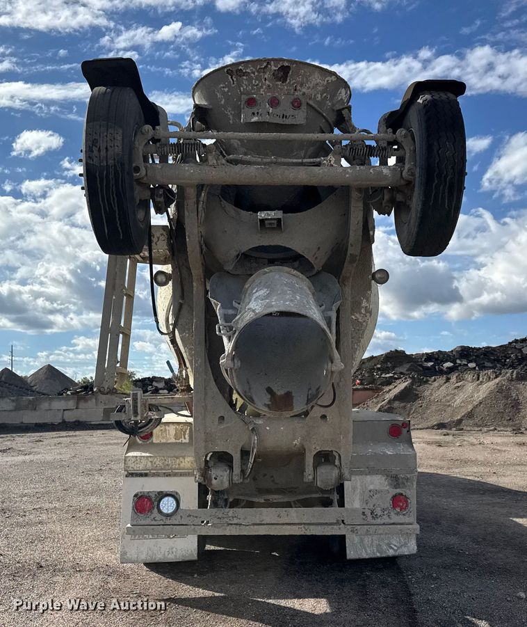 image for item NA9810 2007 International 5500I ready mix truck