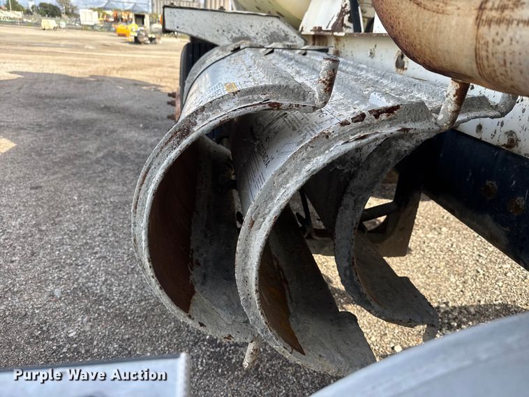 image for item NA9810 2007 International 5500I ready mix truck