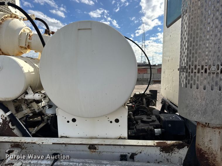 image for item NA9810 2007 International 5500I ready mix truck