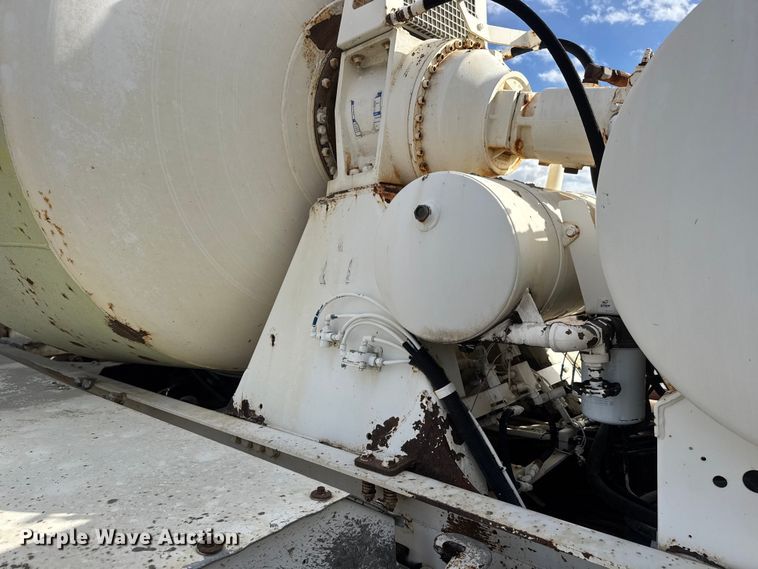 image for item NA9810 2007 International 5500I ready mix truck