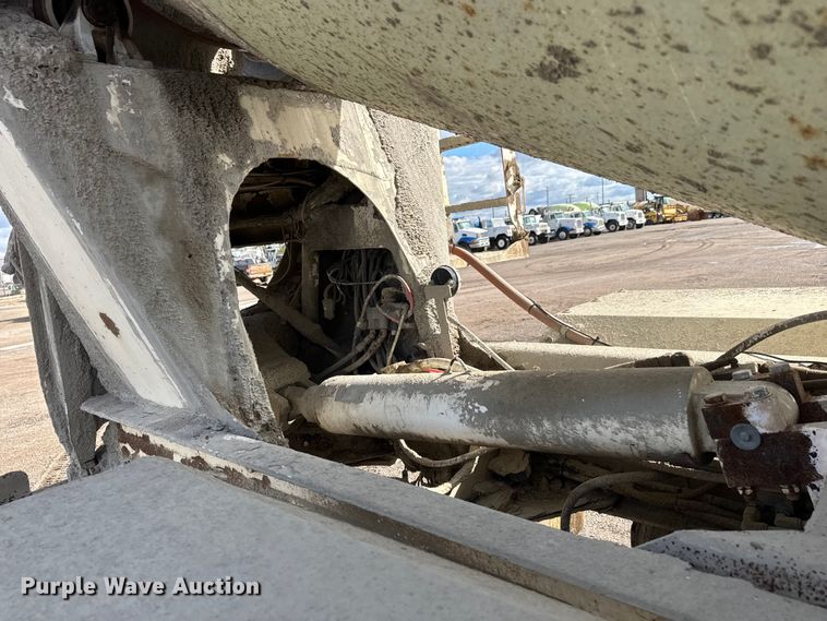 image for item NA9810 2007 International 5500I ready mix truck