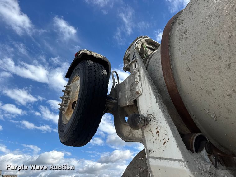 image for item NA9810 2007 International 5500I ready mix truck