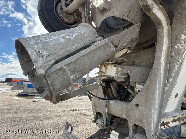 image for item NA9810 2007 International 5500I ready mix truck