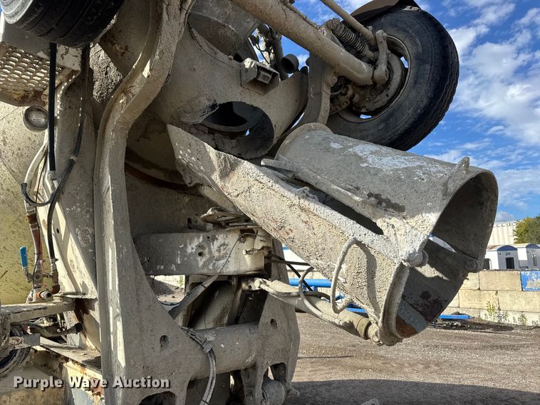 image for item NA9810 2007 International 5500I ready mix truck