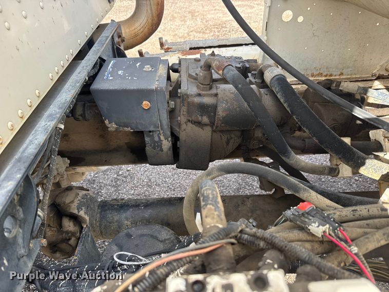 image for item NA9810 2007 International 5500I ready mix truck