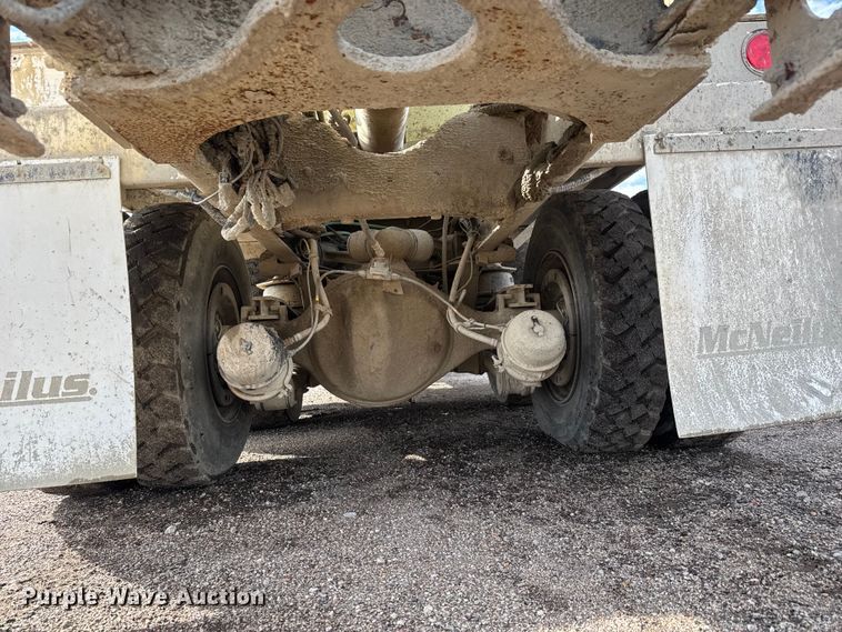 image for item NA9810 2007 International 5500I ready mix truck