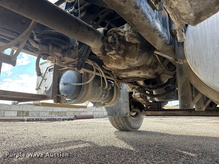 image for item NA9810 2007 International 5500I ready mix truck