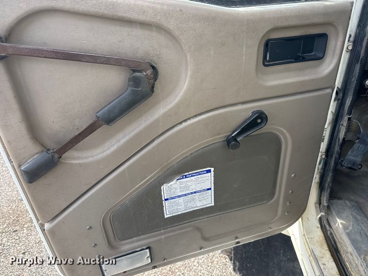 image for item NA9810 2007 International 5500I ready mix truck