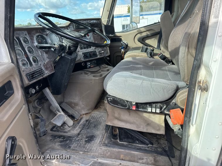 image for item NA9810 2007 International 5500I ready mix truck