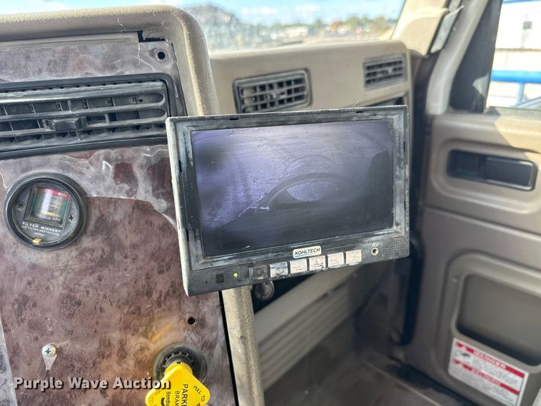 image for item NA9810 2007 International 5500I ready mix truck