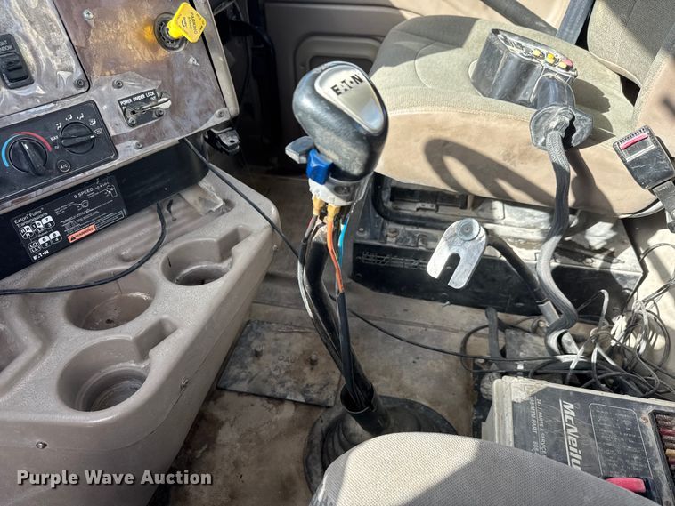 image for item NA9810 2007 International 5500I ready mix truck