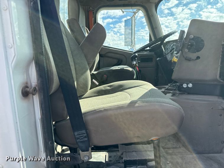 image for item NA9810 2007 International 5500I ready mix truck