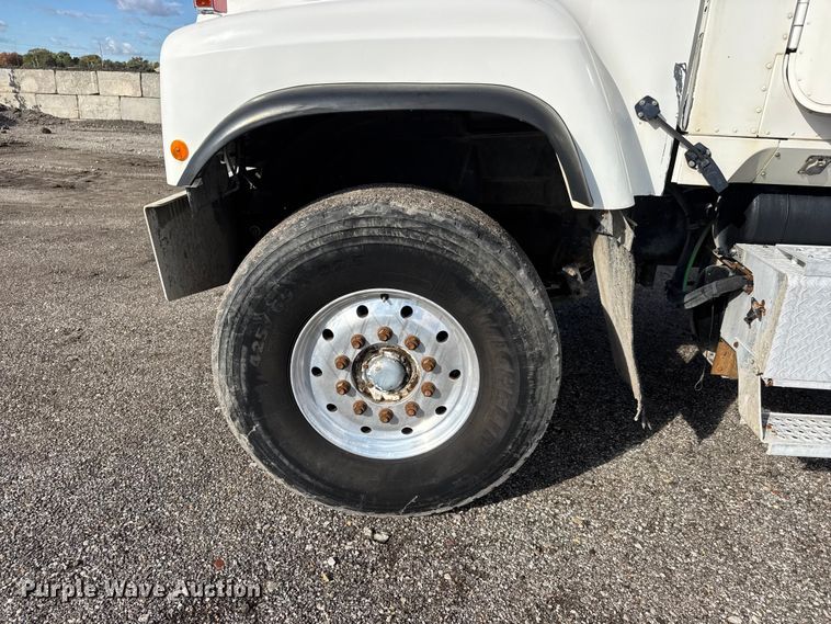 image for item NA9810 2007 International 5500I ready mix truck