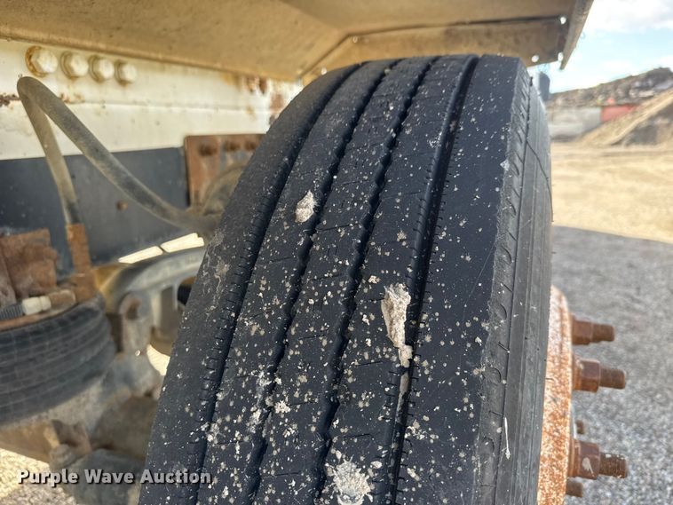 image for item NA9810 2007 International 5500I ready mix truck