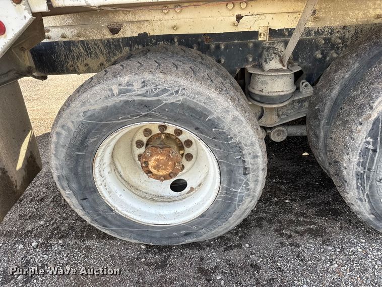 image for item NA9810 2007 International 5500I ready mix truck