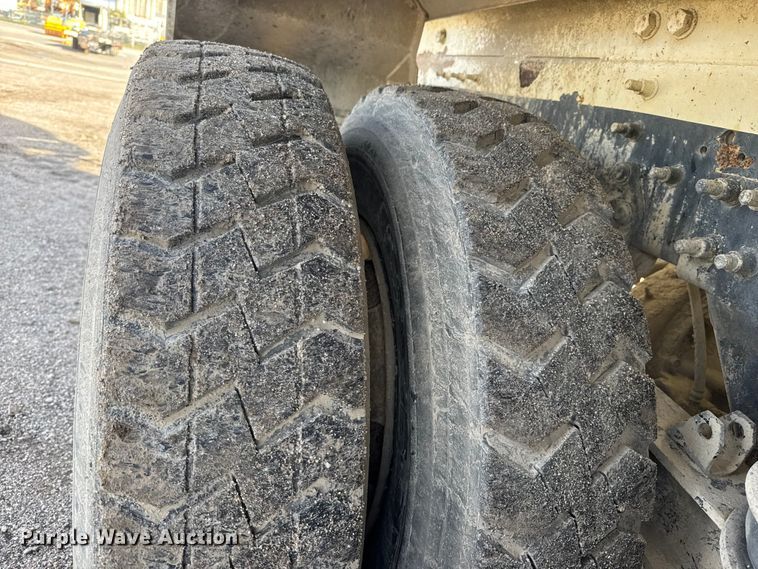 image for item NA9810 2007 International 5500I ready mix truck