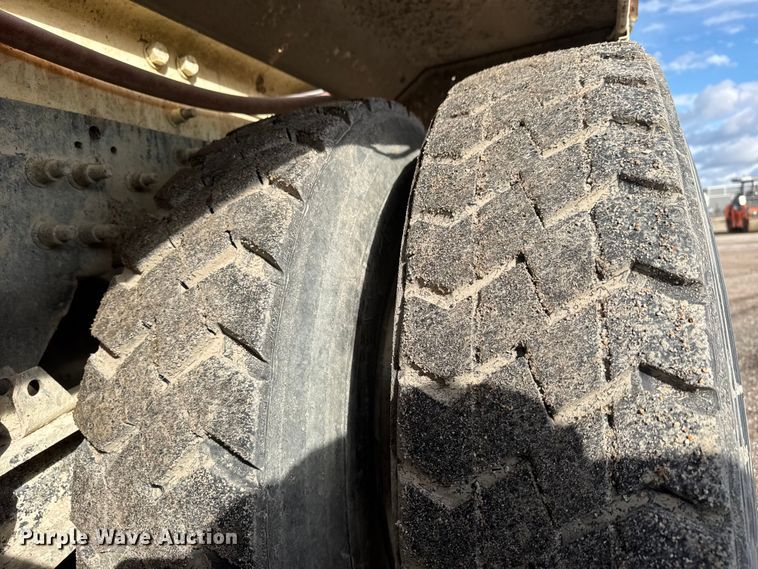 image for item NA9810 2007 International 5500I ready mix truck