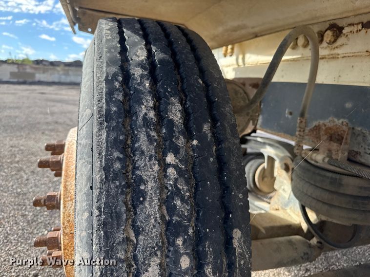 image for item NA9810 2007 International 5500I ready mix truck