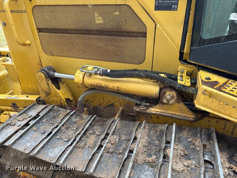 image for item ND9439 2006 Caterpillar D3G XL dozer