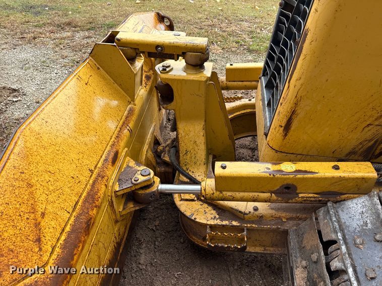 image for item ND9439 2006 Caterpillar D3G XL dozer