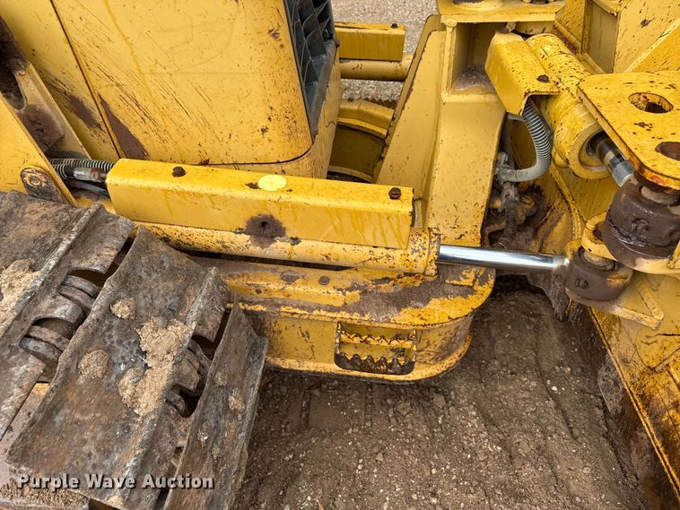 image for item ND9439 2006 Caterpillar D3G XL dozer