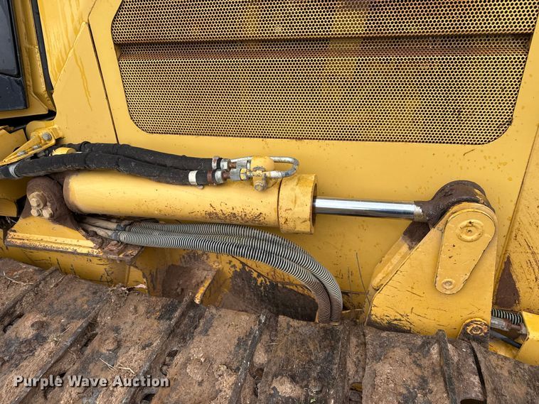 image for item ND9439 2006 Caterpillar D3G XL dozer