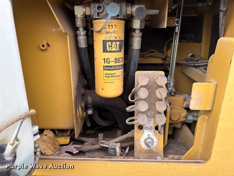 image for item ND9439 2006 Caterpillar D3G XL dozer