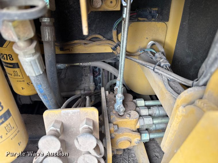 image for item ND9439 2006 Caterpillar D3G XL dozer